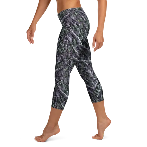 Thornbone Grove on a Capri Leggings
