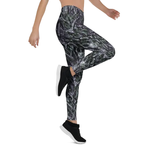 Thornbone Grove on a Leggings